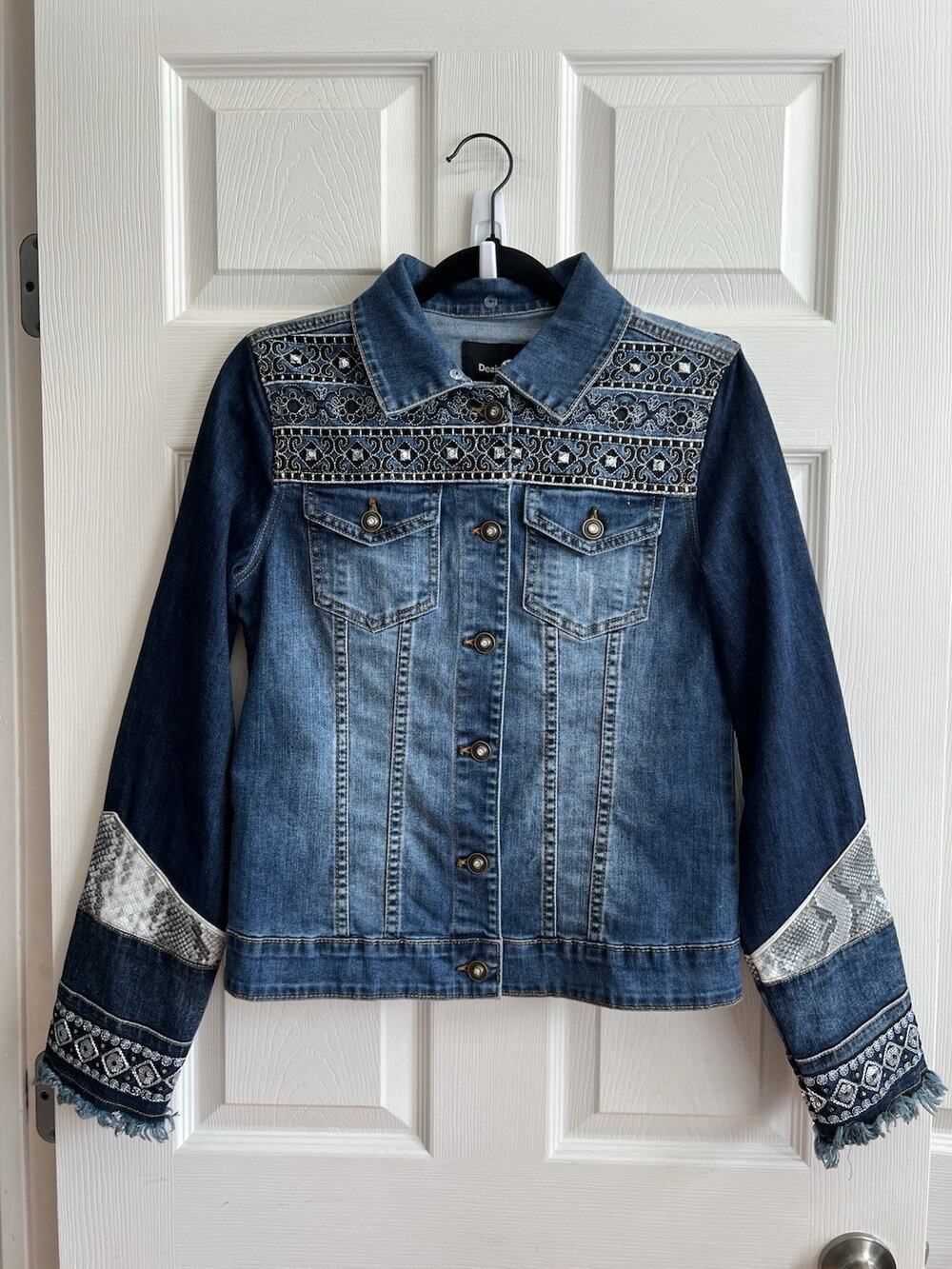 DESIGUAL Women's Snakeskin Sequin Embroidered Artsy Denim Jean Jacket Sz 38